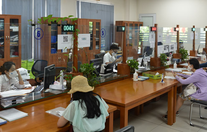 អង្គភាពអាជីវកម្មជាង៣៧៥ពាន់អង្គភាពជាមួយនិយោជិកជាង១១,២លាននាក់ទទួលបានជំនួយឧបត្ថម្ភតាមសេចក្ដីសម្រេចចិត្តលេខ៦៨