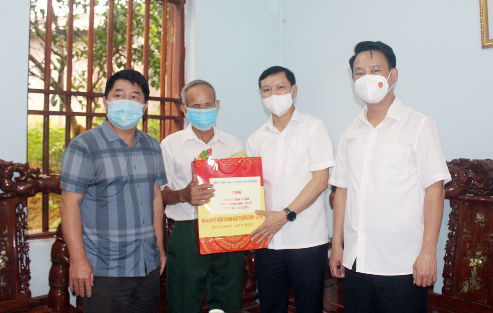 សកម្មភាពតបស្នងសង់គុណចំពោះជនដែលមានគុណូបការៈនិងគ្រួសារគោលនយោបាយ