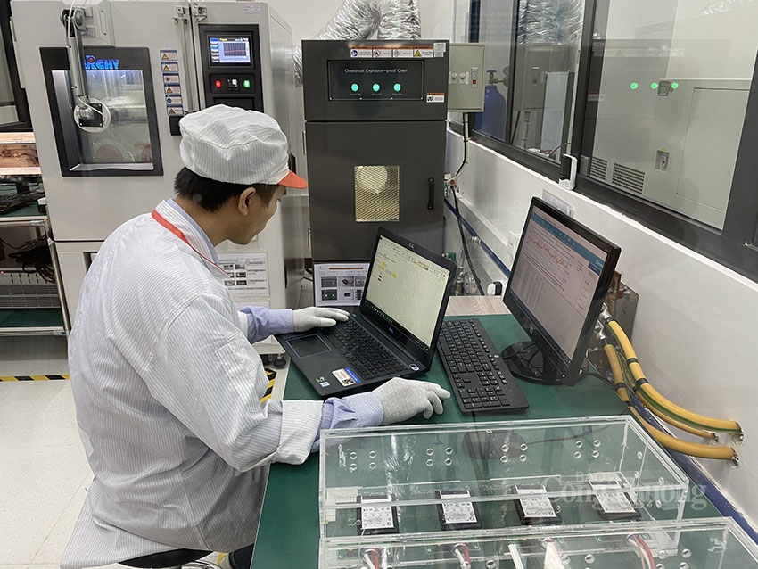 ជួយឧបត្ថម្ភសហគ្រាសធុនតូចនិងមធ្យមក្នុងការផ្លាស់ប្តូរឌីជីថលដោយជោគជ័យ