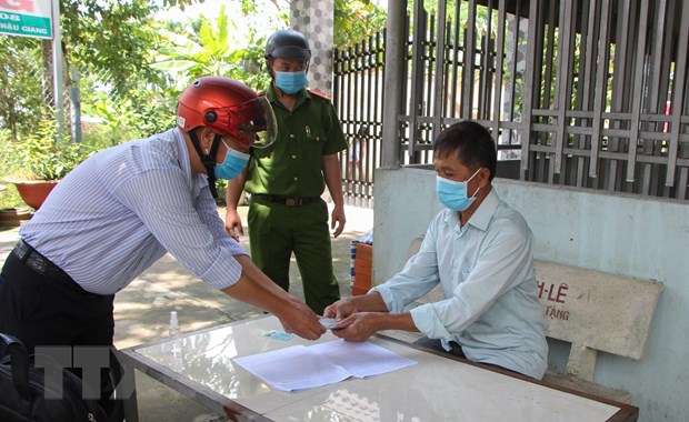 ខេត្ត ក្រុងនានា ជួយឧបត្ថម្ភ​​ប្រជាពលរដ្ឋ​ដែល​រងផល​ប៉ះពាល់ពីជំងឺ​រាតត្បាត​កូវីដ ១៩ ឲ្យទាន់ពេលវេលា