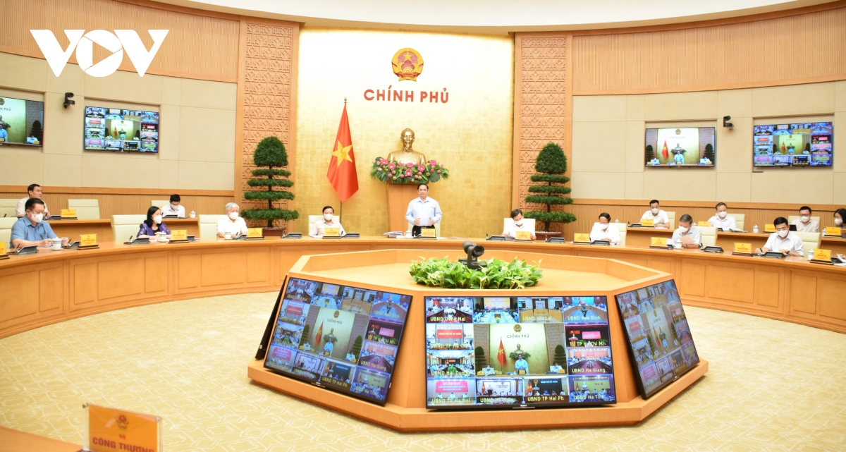 លោកនាយករដ្ឋមន្រ្តីបើកកិច្ចប្រជុំតាមអនឡាញជាមួយឃុំនិងសង្កាត់ជាង ៩.០០០ ទូទាំងប្រទេស ដើម្បីពិនិត្យឡើងវិញការងារប្រយុទ្ធប្រឆាំងជំងឺរាតត្បាត