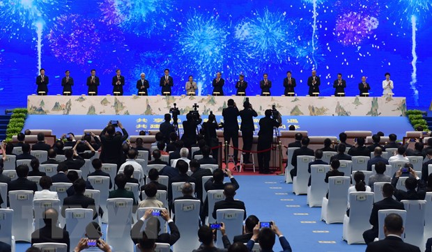 បើកពិព័រណ៍អាស៊ាន-ចិននិងកិច្ចប្រជុំកំពូលពាណិជ្ជកម្មនិងវិនិយោគអាស៊ាន-ចិនលើកទី ១៨