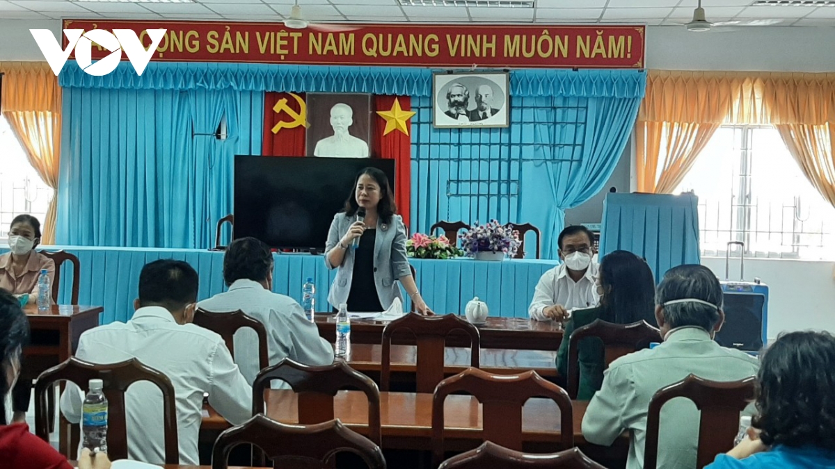 អនុប្រធានរដ្ឋ លោកស្រី Vo Thi Anh Xuan អញ្ជើញទៅសួរសុខទុក្ខនិងជូនអំណោយនៅខេត្ត Tien Giang
