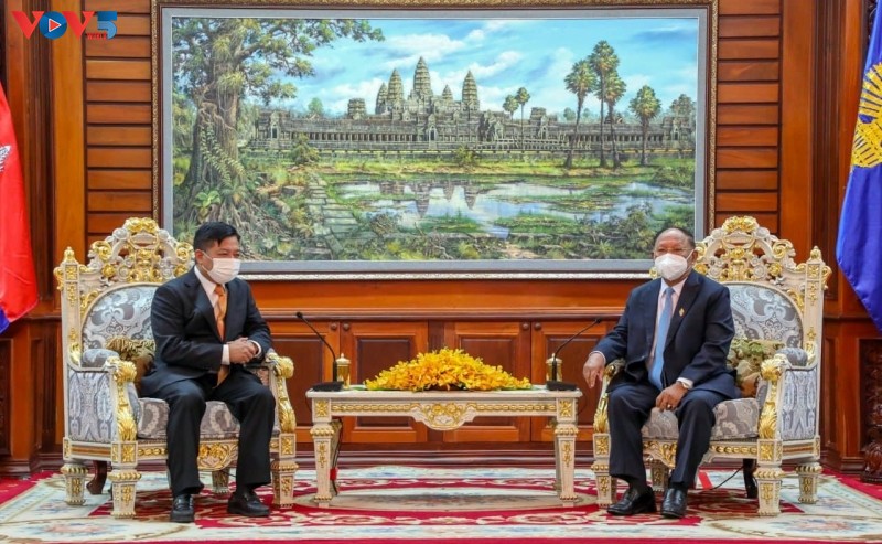 ពូនជ្រុំទំនាក់ទំនងសហប្រតិបត្តិការលើគ្រប់វិស័យវៀតណាម - កម្ពុជា