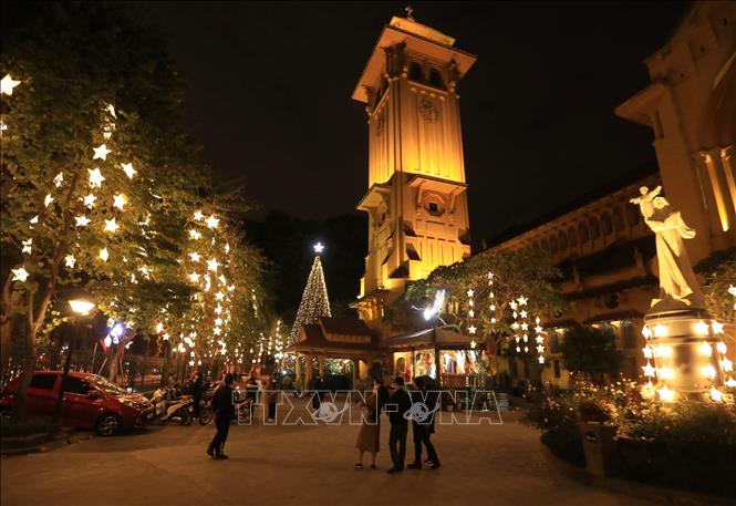 បងប្អូនគ្រិស្តសាសនិកវៀតណាមអំណរសាទរបុណ្យណូអែលដ៏សុខសាន្តត្រាណក្នុងបរិបទនៃជម្ងឺរាតត្បាតកូវីដ-១៩