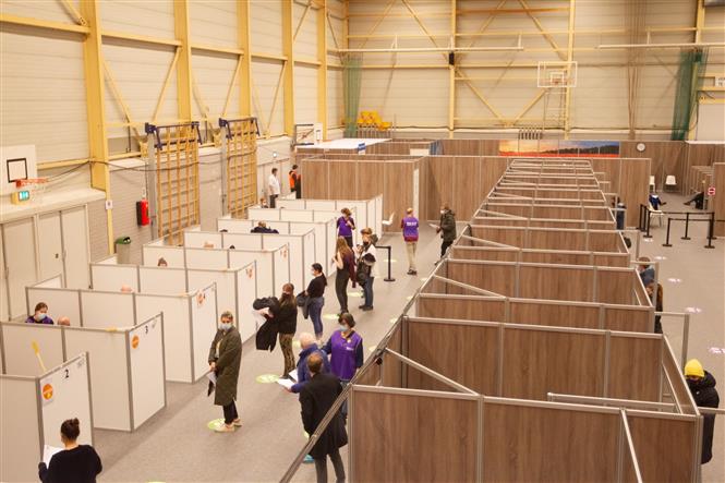 ពិភពលោក​មាន​ករណី​ឆ្លង​កូវីដ​-១៩ លើស​ពី​៣៣០លាននាក់