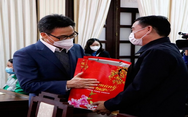 ថ្នាក់ដឹកនាំបក្ស រដ្ឋចុះសួរសុខទុក្ខ ប្រគល់អំណោយនៅបណ្ដាខេត្ត