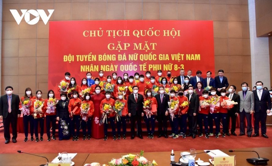 ពង្រីកតួនាទីរបស់នារីក្នុងបុព្វហេតុកសាង ការពារមាតុភូមិនិងការអភិវឌ្ឍវិស័យអប់រំកាយកីឡា