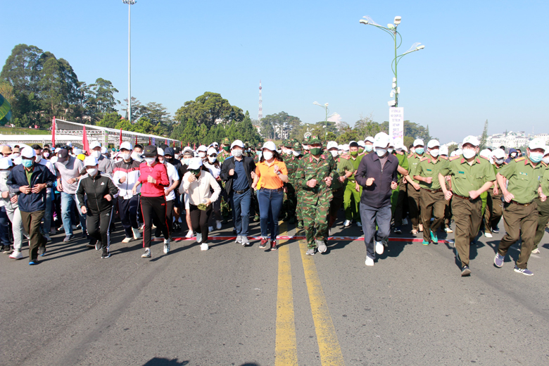 ទិវាកីឡាវៀតណាម ២៧ មិនា៖ បង្កើតទម្លាប់ហាត់ប្រាណពេញមួយជីវិតដើម្បីការពារ និងលើកកម្ពស់សុខភាព