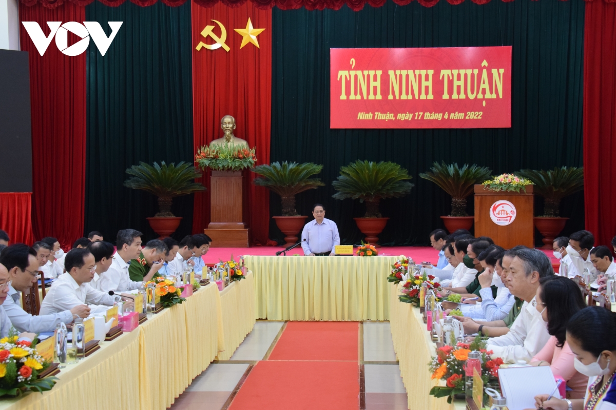 លោកនាយករដ្ឋមន្ត្រី Pham Minh Chinh៖ ខេត្ត Ninh Thuan ត្រូវបង្កើតប្រភពធនធានថ្មី កម្លាំងជំរុញថ្មី លំហបរិយាកាសថ្មីសម្រាប់ការអភិវឌ្ឍ