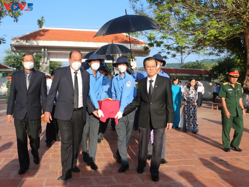 An Giang ៖ រំលឹកវិញ្ញាណក្ខ័ន្ធដល់អដ្ឋិធាតុ​យុទ្ធជន​ពលី​កងទ័ពស្មគ្រចិត្ត​វៀតណាម​ចំនួន ៦៨ នាក់