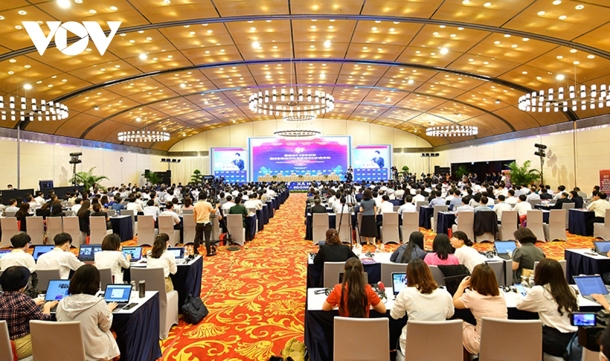 វេទិកាសេដ្ឋកិច្ចសង្គមវៀតណាមឆ្នាំ ២០២២៖ រក្សាស្ថិរភាពម៉ាក្រូសេដ្ឋកិច្ចព្រមទាំងឆ្លើយតបដោយម្ចាស់ការនិងភាពបត់បែន