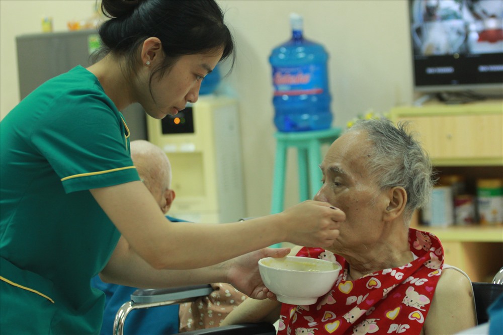 យកចិត្តទុកដាក់និងលើកកំពស់តួនាទីរបស់មនុស្សចាស់ក្នុងដំណាក់កាលនៃភាពចាស់ជរានៃចំនួនប្រជាជនយ៉ាងឆាប់រហ័ស