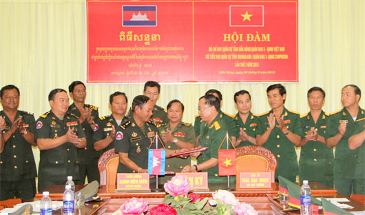 ເພີ່ມທະວີການຮ່ວມມືລະຫວ່າງກຳລັງປະກອບອາວຸດດັກນົງແລະແຂວງMondulkiriປະເທດກຳປູເຈຍ