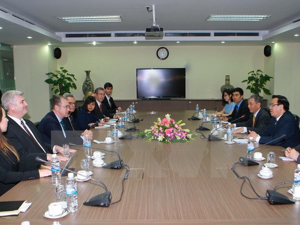 ສະມາຊິກສະພາຕຳ່ອາເມລິກາຕີລາຄາສູງຄວາມຕັດສິນໃຈບັນລຸລະດັບເຕີບໂຕສູງຂອງຫວຽດນາມ