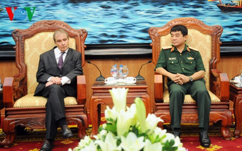 ສືບຕໍ່ຍູ້ແຮງການພົວພັນຮ່ວມມືຫວຽດນາມ-ຝຣັ່ງ