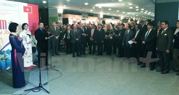 ປະທັບໃຈຕໍ່ຄວາມເປັນເອກະລັກສະເພາະຂອງວັນວັດທະນະທຳຫວຽດນາມຢູ່ Slovakia