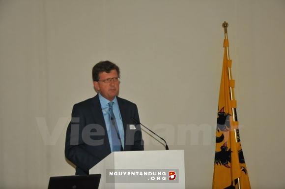 ໂອ້ລົມສົນທະນາກ່ຽວກັບສັນຍາການຄ້າເສລີຫວຽດນາມ-ອີຢູຢູ່ແບນຊິກ