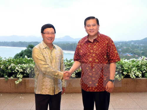 ຮອງນາຍົກລັດຖະມົນຕີ,ລັດຖະມົນຕີວ່າການກະຊວງການຕ່າງປະເທດຫວຽດນາມຟ້າມບີ່ງມີງຢ້ຽມຢາມໄທ