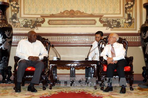 ການນຳນະຄອນໂຮ່ຈິມິນຕ້ອນຮັບຄະນະຜູ້ແທນຂັ້ນສູງພັກກອມມູນິດກູບາ