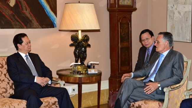 ທ່ານນາຍົກລັດຖະມົນຕີຫງວຽນເຕີ້ນຢູ້ງເຂົ້າຢ້ຽມຂຳ່ນັບປະທານາທິບໍດີປະເທດປອກຕູຍການ