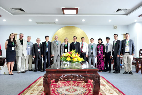 ໄຂກອງປະຊຸມສຳມະນາສາກົນເສດຖະກິດແລະການເງິນ2015