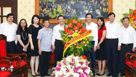 ການນຳບັນດາທ້ອງຖິ່ນຢ້ຽມຢາມ,ອວຍພອນບັນດາອົງການສື່ມວນຊົນ