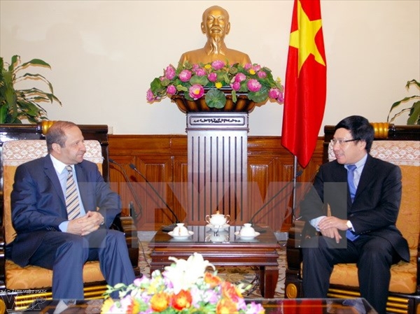 ຫວຽດນາມແລະອານຊີຣີເພີ່ມທະວີການຮ່ວມມືໃນຂົງເຂດຕ່າງໆ