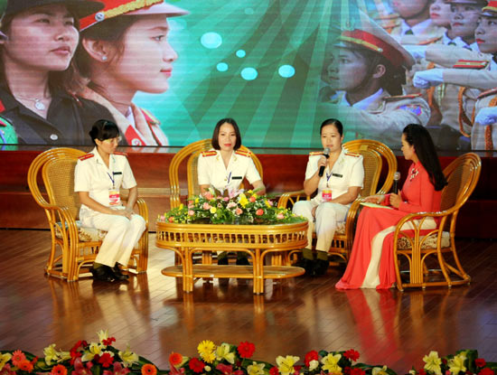 ຍ້ອງຍໍຕຳຫຼວດຍິງທີ່ດີເດັ່ນໃນທົ່ວປະເທດ142ຄົນ