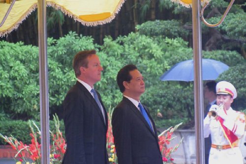 ນາຍົກລັດຖະມົນຕີDavidCameronຢ້ຽມຢາມຫວຽດນາມຢ່າງເປັນທາງການ