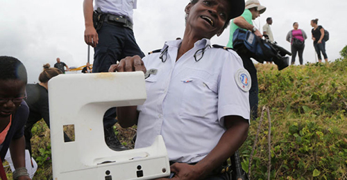 ອົງການສືບສວນຝະລັງສືບຕໍ່ຊັນນະສູດຊາກເຮືອບິນແຕກທີ່ພົບເຫັນຢູ່ເກາະReunion