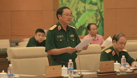 ຍົກຮ່າງລັດຖະບັນຍັດພົນທະຫານອາຊີບແລະກຳມະກອນ,ພາລະກອນປ້ອງກັນປະເທດຂຶ້ນເປັນກົດໝາຍ