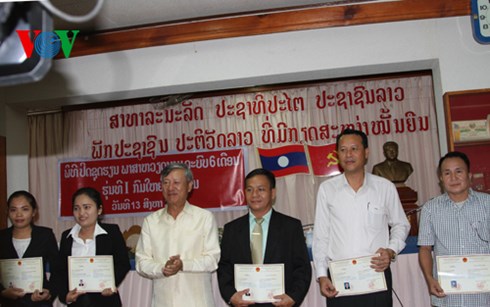 ອັດຊຸດອົບຮົມສອນພາສາຫວຽດນາມຄັ້ງທຳອິດໃຫ້ພະນັກງານກະຊວງປ້ອງກັນຄວາມສະຫງົບລາວ