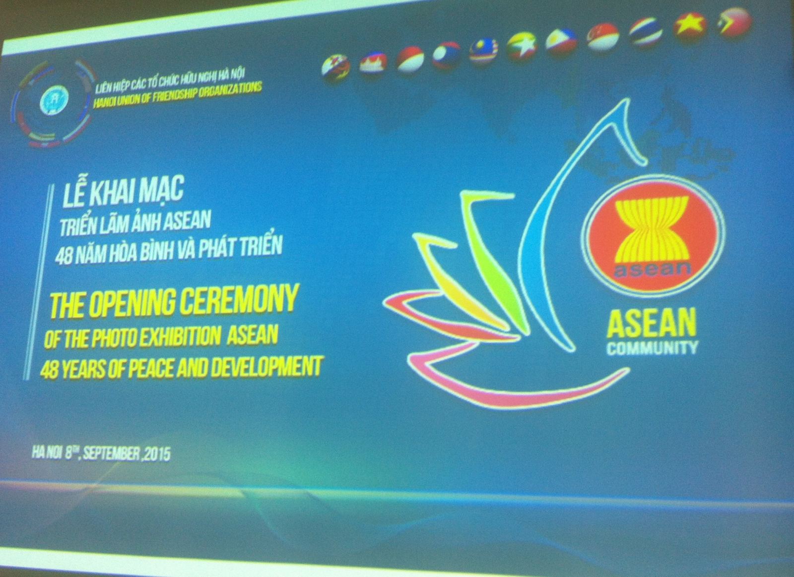 ຮ່າໂນ້ຍເປີດງານວາງສະແດງຮູບພາບສະເຫຼີມສະຫຼອງ20ປີແຫ່ງວັນເຂົ້າເປັນສະມາຊິກອາຊຽນ