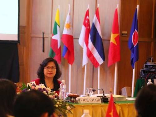 ກອງປະຊຸມບັນດາເຈົ້າໜ້າທີ່ຂັ້ນສູງກ່ຽວກັບການພັດທະນາສາທາລະນະສຸກຄັ້ງທີ10ຂອງອາຊຽນ