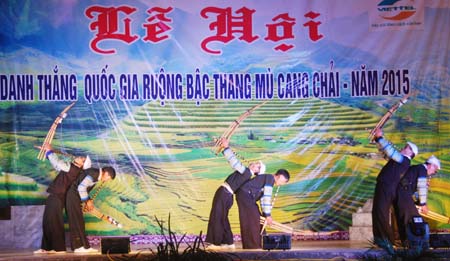 ສັບປະດາວັດທະນາທຳແນະນຳນາຂັ້ນໄດມູ່ກາງຈາຍເຊິ່ງແມ່ນທັດສະນີຍະພາບແຫ່ງຊາດ