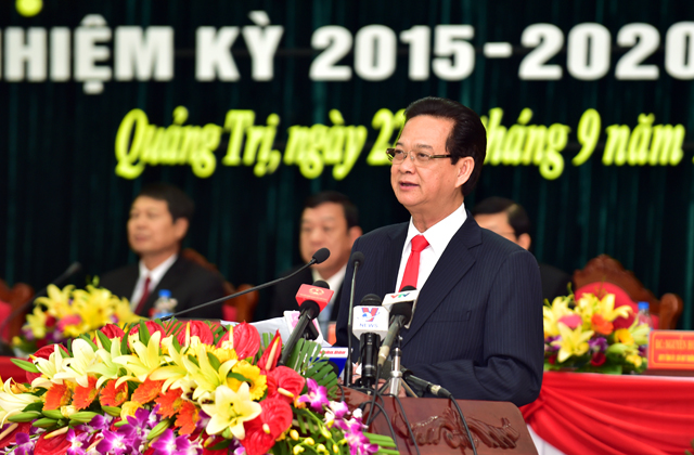 ນາຍົກລັດຖະມົນຕີຫງວຽນເຕີ໋ນຢຸງເຂົ້າຮ່ວມແລະຊີ້ນຳກອງປະຊຸມໃຫຍ່ອົງຄະນະພັກແຂວງກວາງຈິ້