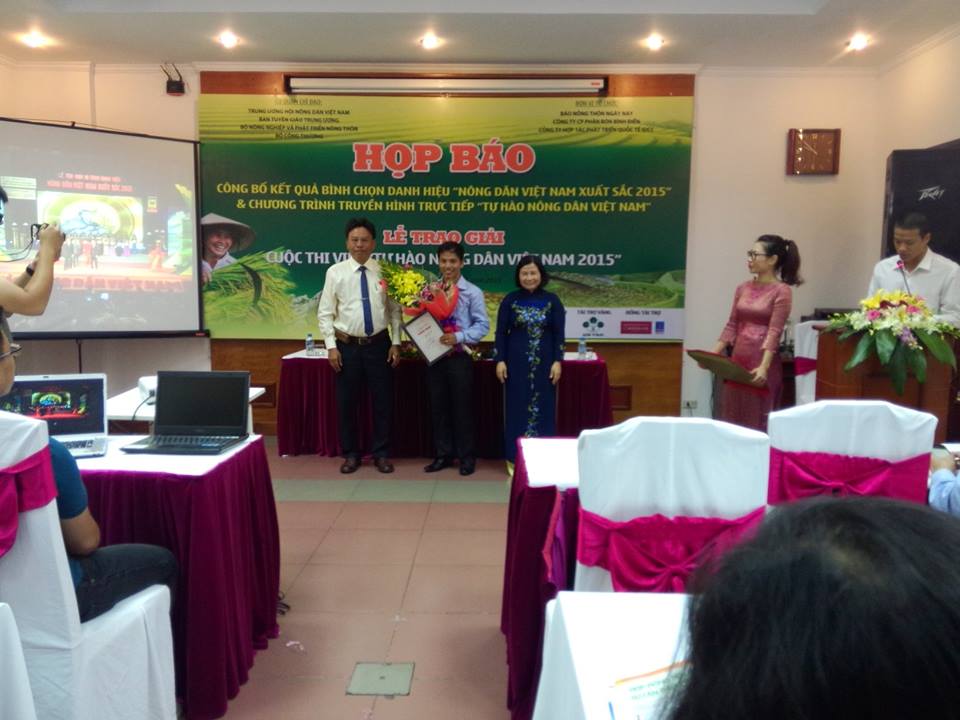 ຊາວກະສິກອນຫວຽດນາມດີເດັ່ນ ປີ2015 ຈະໄດ້ຮັບການເຊີດຊູໃນມໍ່ໆນີ້