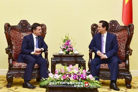 ນາຍົກລັດຖະມົນຕີຫງວຽນເຕີ໋ນຢຸງຕ້ອນຮັບຜູ້ວ່າການແຂວງມົດສະກູສະຫະພັນລັດເຊຍ