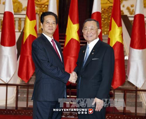 ນາຍົກລັດຖະມົນຕີຫງວຽນເຕີ໋ນຢຸງຕ້ອນຮັບປະທານສະພາສູງຍີ່ປຸ່ນ