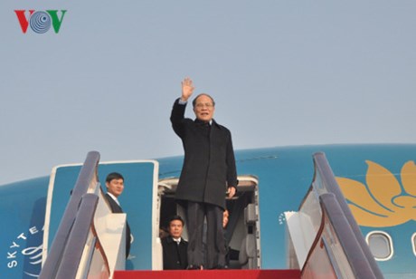 ປະທານສະພາແຫ່ງຊາດຫງວຽນຊິງຮຸ່ງເດີນທາງຢ້ຽມຢາມມິດຕະພາບຈີນຢ່າງເປັນທາງການ