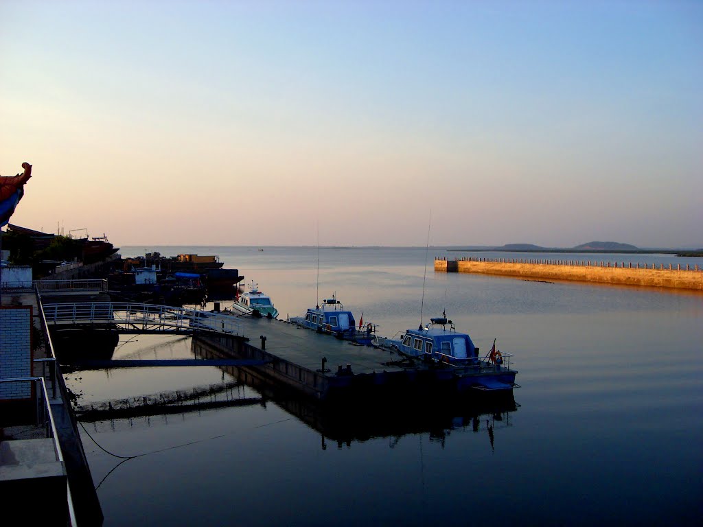 Вьетнам и Китай провели 4-й раунд переговоров по соглашению о судоходстве в устье реки Баклуан