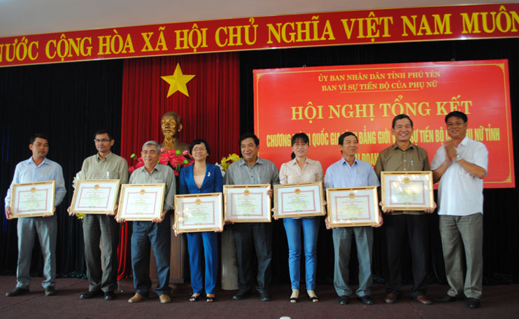 Премьер СРВ одобрил национальную целевую программу по равноправию полов