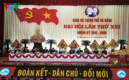 Партийные конференции города Дананг и провинций Хаузянг, Чавинь, Биньдинь и Виньфук