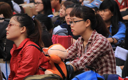 Различные новогодние мероприятия в поддержку малоимущим людям