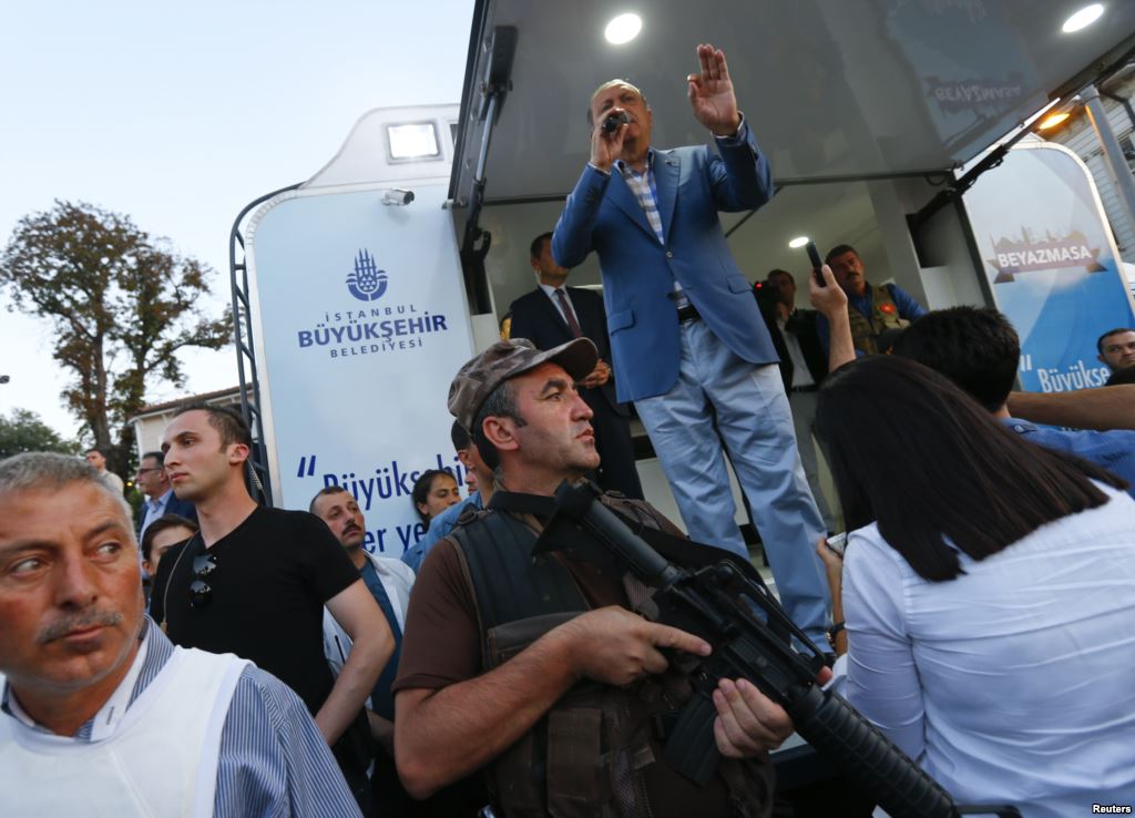 Премьер Турции: правительство и президент контролируют ситуацию в стране