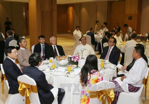 Нгуен Фу Чонг встретился с представителями вьетнамских и мьянманских предприятий