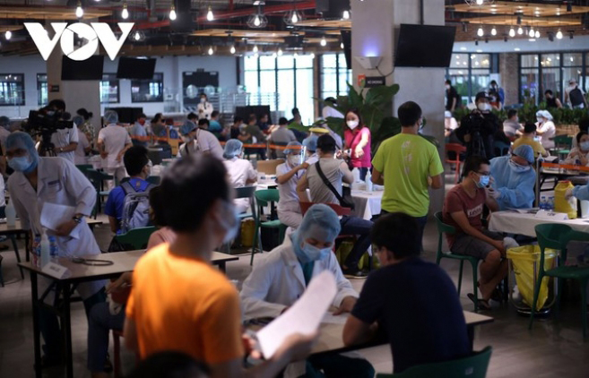 Во Вьетнаме выявлено более 1300 новых случаев заражения коронавирусом