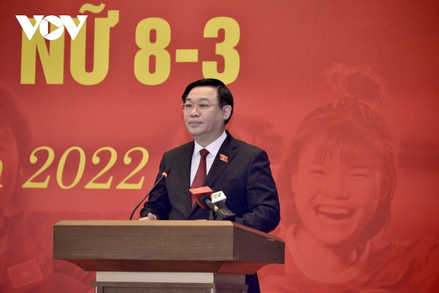 Повышение роли женщин в деле строительства и защиты Отечества