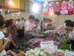 เปิดงานนิทรรศการสินค้าสิ่งทอและเสื้อผ้าสำเร็จรูปอาเซียนในกัมพูชา